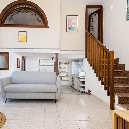 מנטון Oliviers -Agreable 2 Pieces Dans Maison Bourgeoise מראה חיצוני תמונה