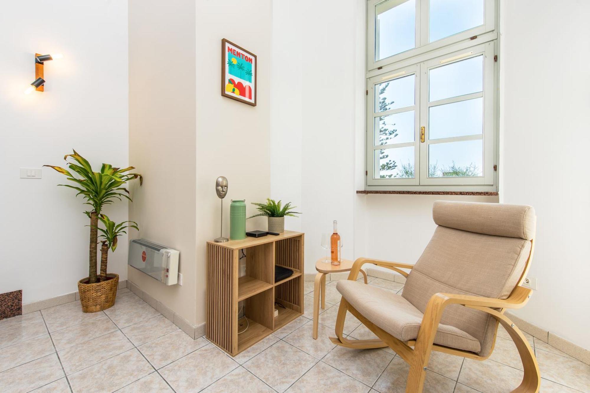מנטון Oliviers -Agreable 2 Pieces Dans Maison Bourgeoise מראה חיצוני תמונה